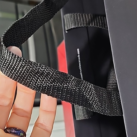 Moose Knuckles paper 🎒 bag - Picture 5 of 5